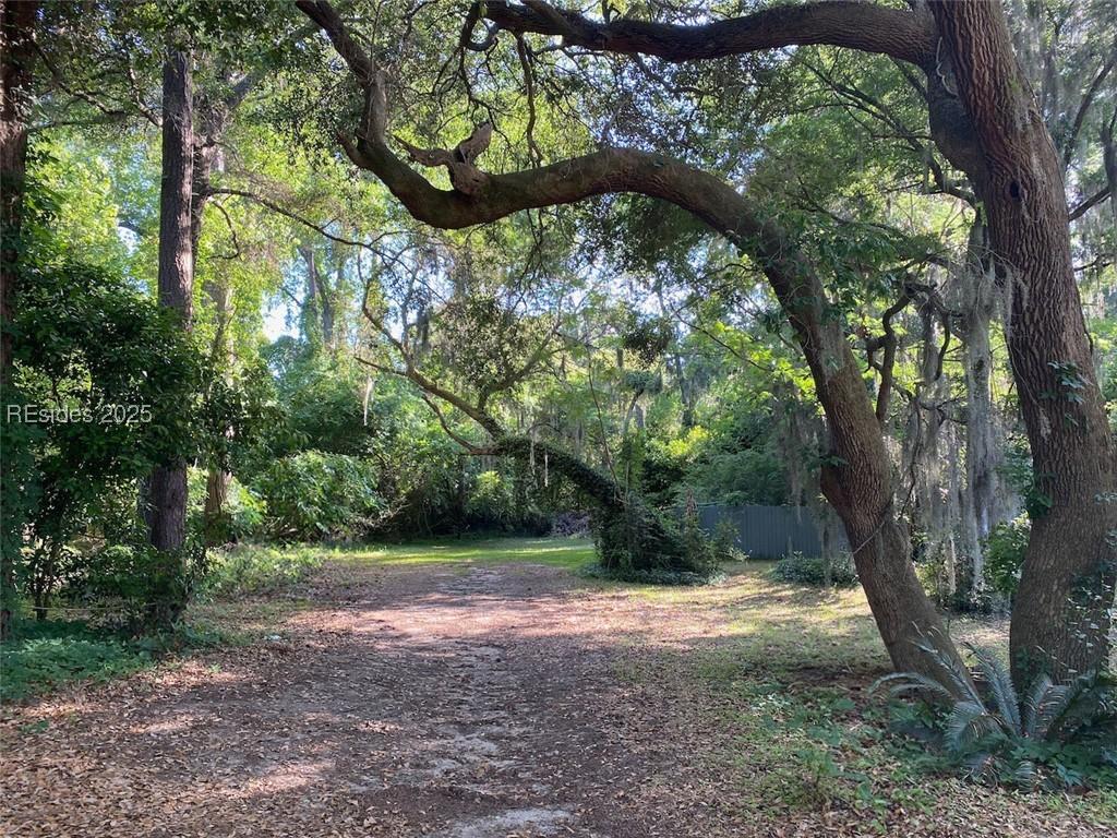 207 Stuart Town Rd., Beaufort, SC 29902