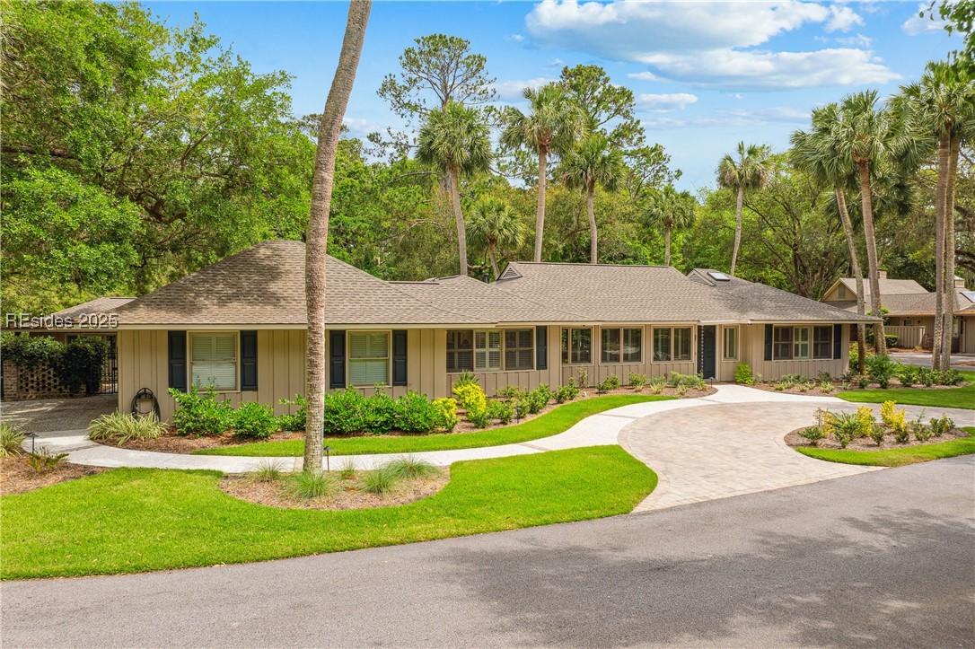 37 Woodbine Pl., Hilton Head Island, SC 29928