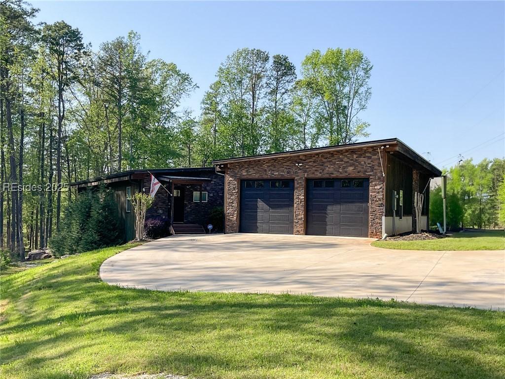 676 N Port Bass Dr., Fair Play, SC 29643