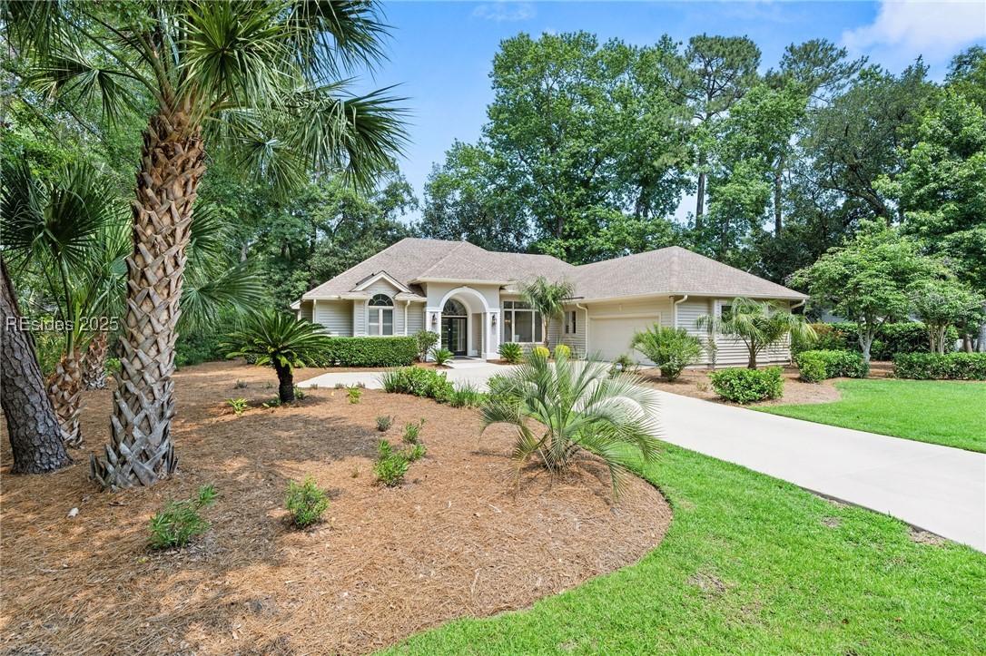 14 Fairlawn Ct., Hilton Head Island, SC 29926