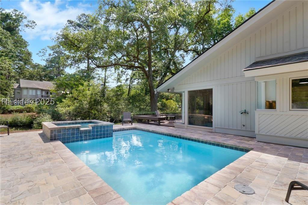 28 Gunnery Ln., Hilton Head Island, SC 29928