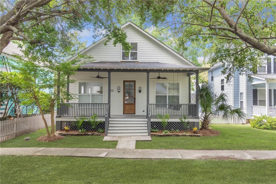 1003 10th St., Port Royal, SC 29935