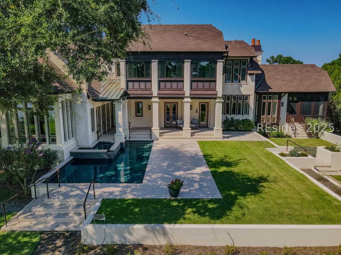 1 Cedar Ln., Hilton Head Island, SC 29926