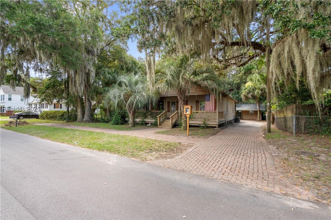 1111 14th St., Port Royal, SC 29935