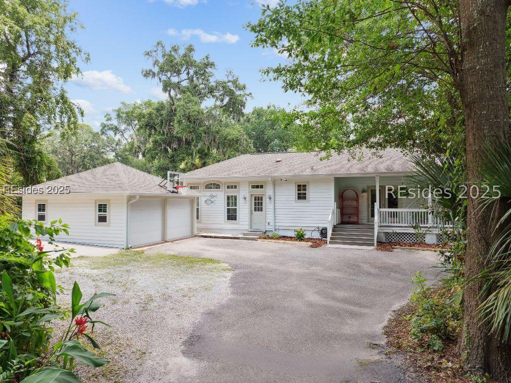 15 Palmetto Beach Dr., Bluffton, SC 29910