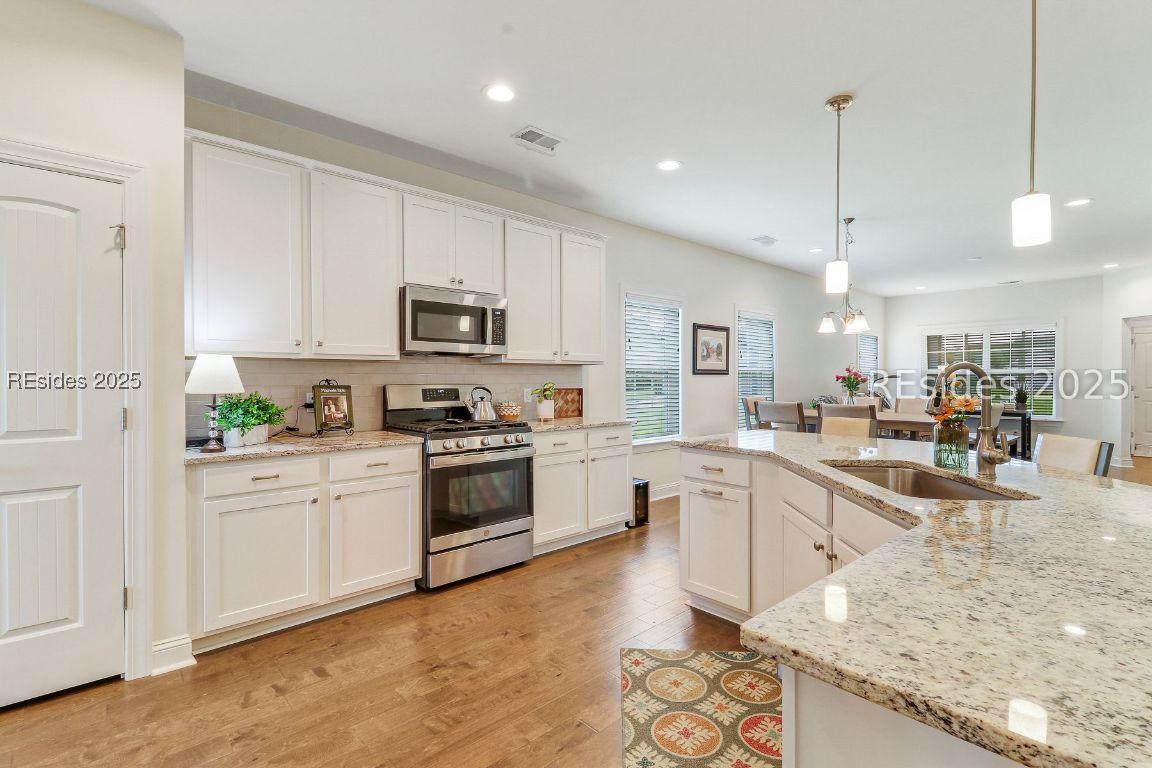 112 Hawthorne Ln., Hardeeville, SC 29927