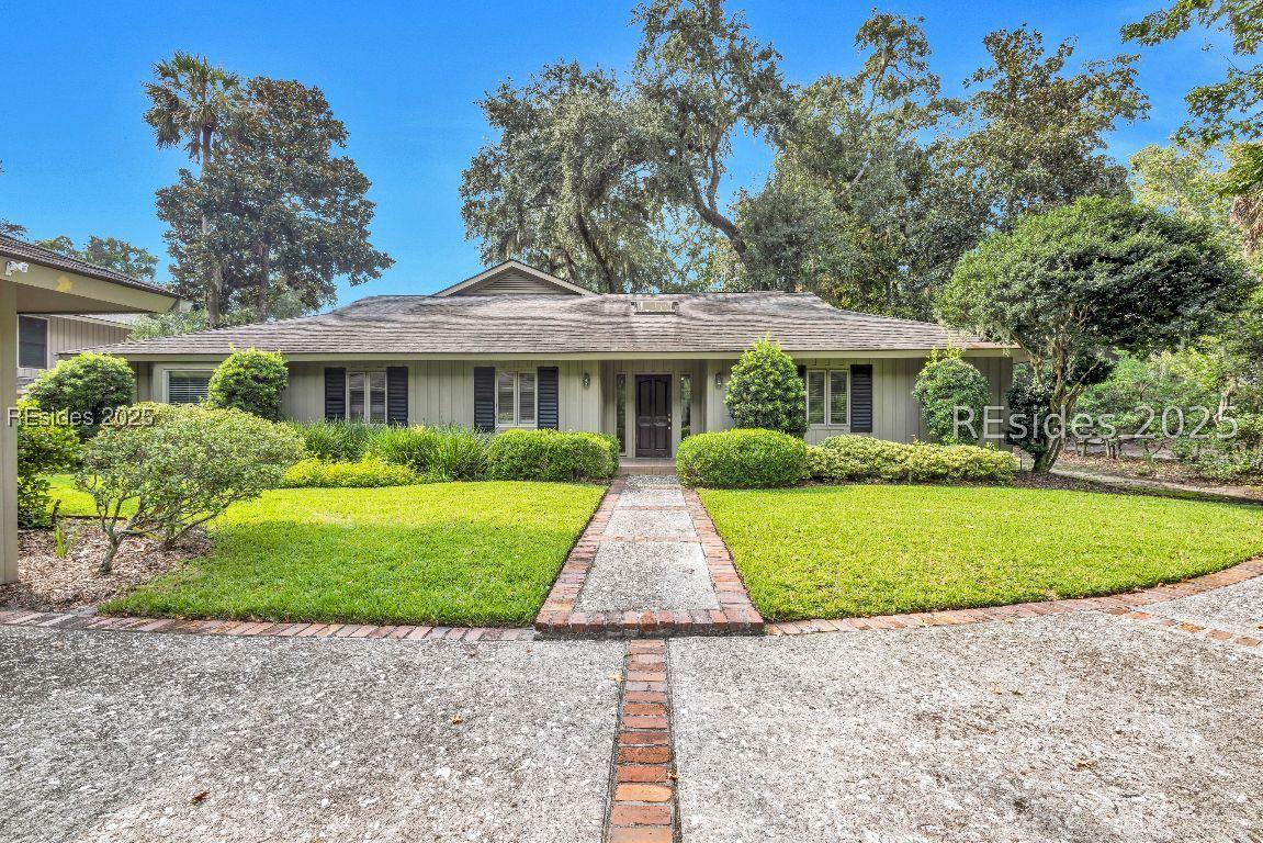 20 Woodbine Pl., Hilton Head Island, SC 29928