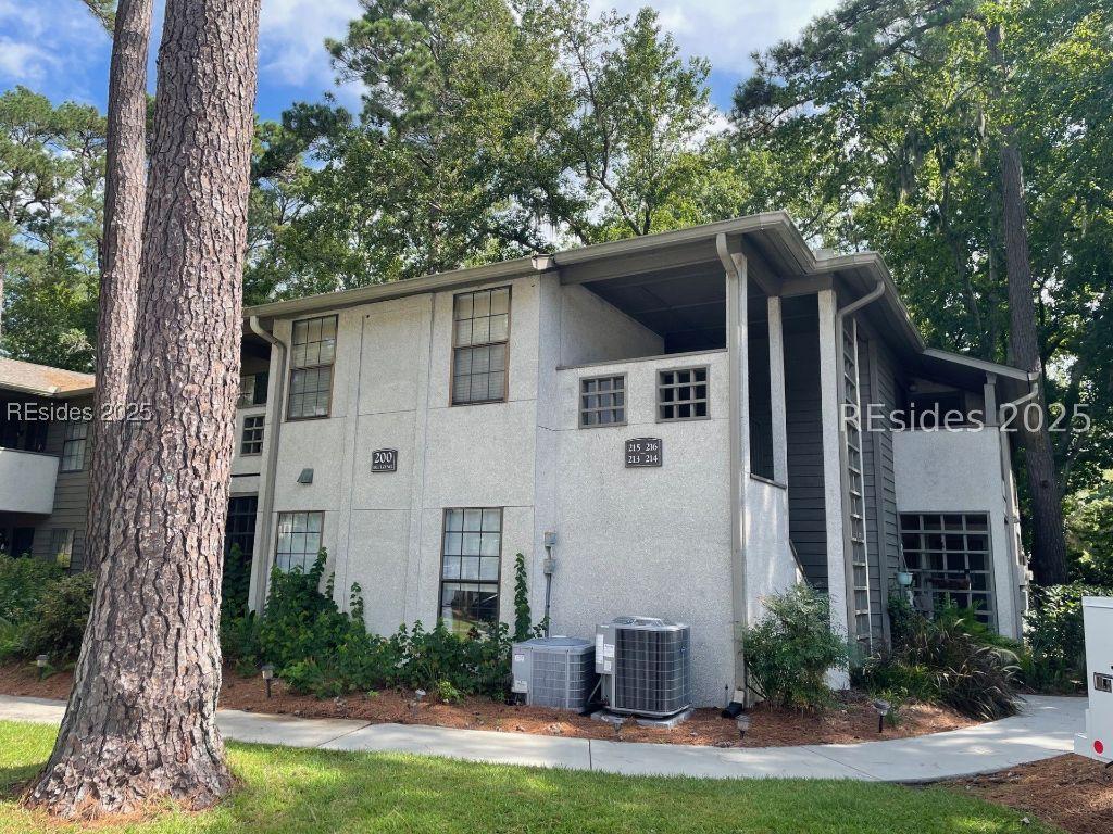 30 Mathews Dr. #215, Hilton Head Island, SC 29926