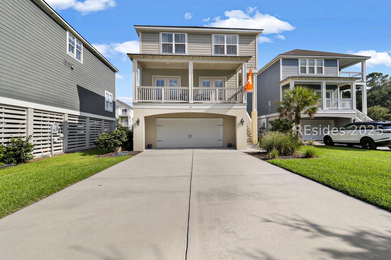 45 Hammock Oaks Cir., Hilton Head Island, SC 29926
