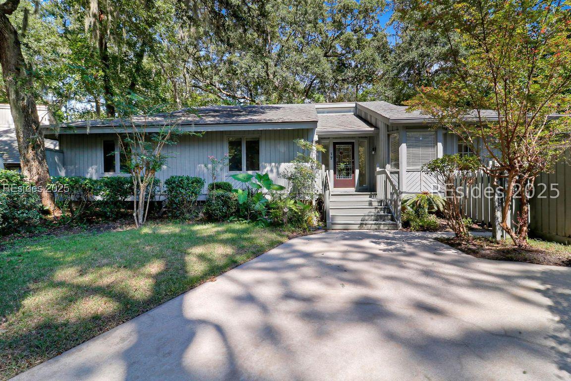 17 Dewberry Ln., Hilton Head Island, SC 29928