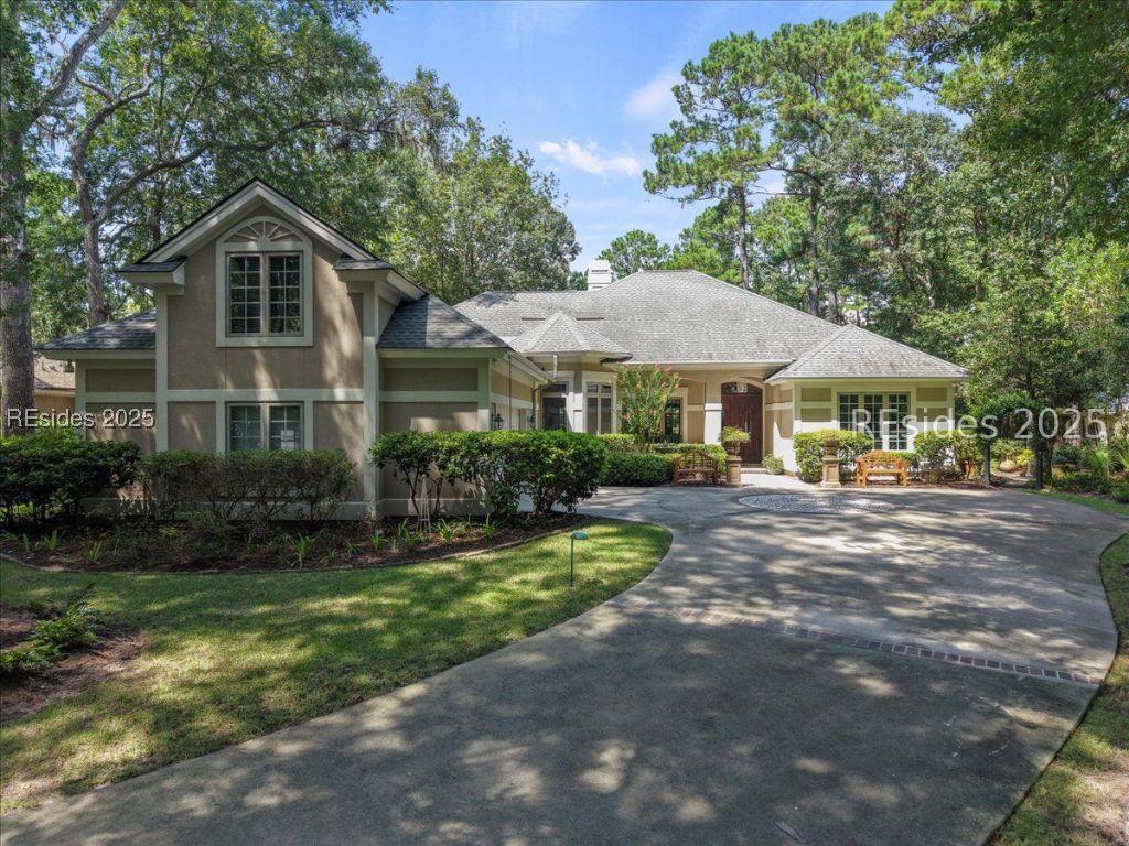 12 Shaftsbury Ln., Hilton Head Island, SC 29926