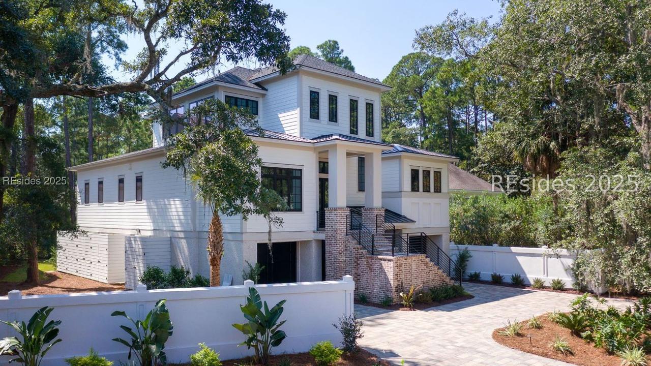 8 Fairfax Ln., Hilton Head Island, SC 29928