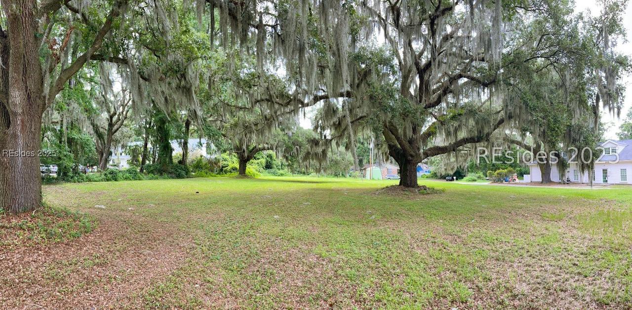 1237 Ribaut Rd., Beaufort, SC 29902