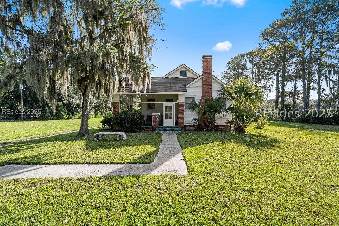 45 Dr Martin Luther King Dr., St Helena Island, SC 29920