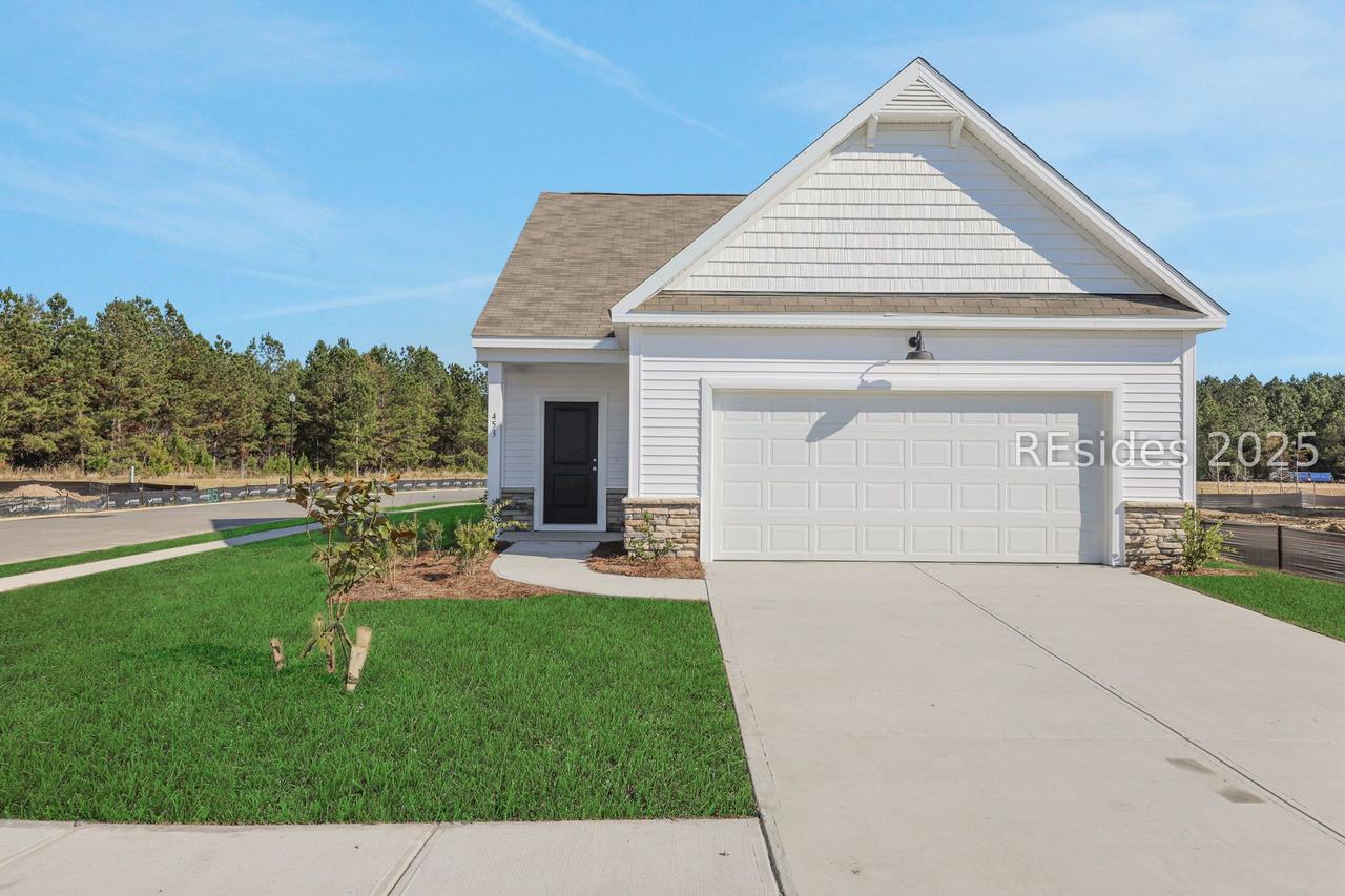 453 Dreher Dr., Hardeeville, SC 29927