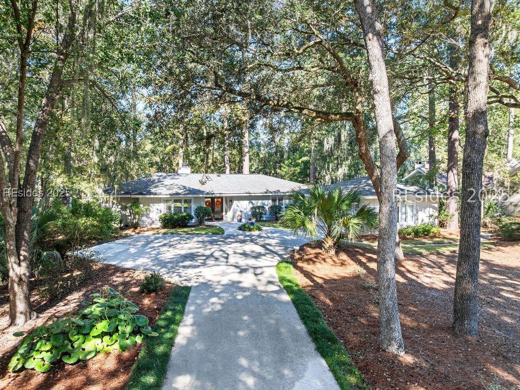 7 Wax Myrtle Ln., Hilton Head Island, SC 29926