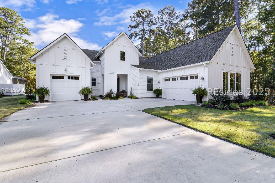 735 Firethorn Ln., Hardeeville, SC 29927