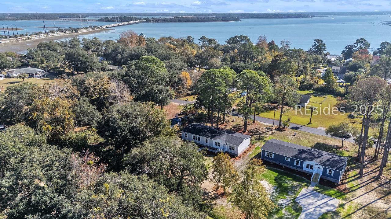 13 Vine St., Hilton Head Island, SC 29926