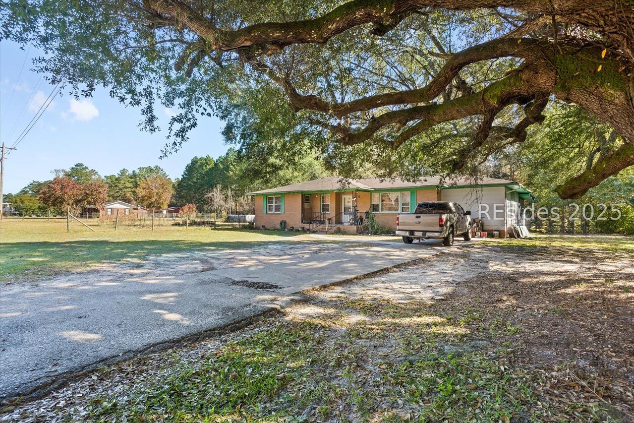 105 Furman Nixville Pkwy., Estill, SC 29918