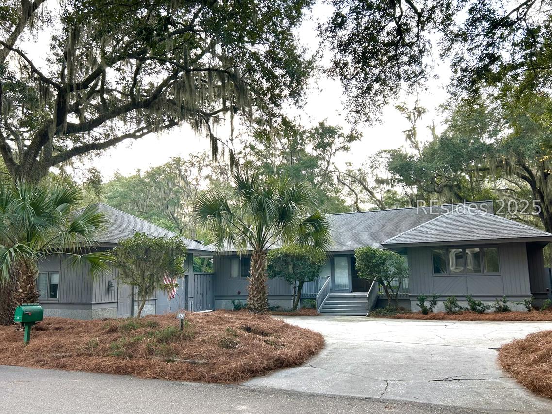 19 Bateau Rd., Hilton Head Island, SC 29928