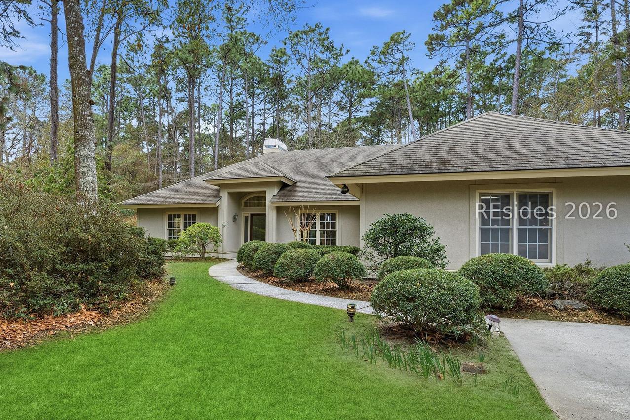 8 Wild Azalea Ln., Hilton Head Island, SC 29926