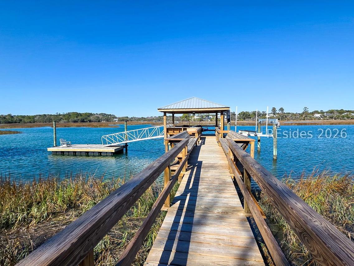 1095 Otter Cir., Beaufort, SC 29902