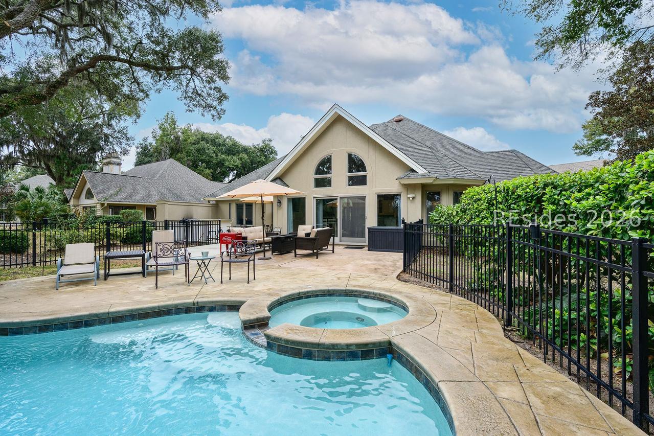 8 Old Fort Way, Hilton Head Island, SC 29926