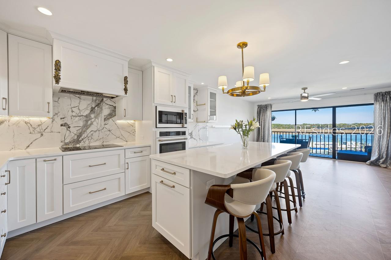 100 Helmsman Way 411 #411, Hilton Head Island, SC 29928