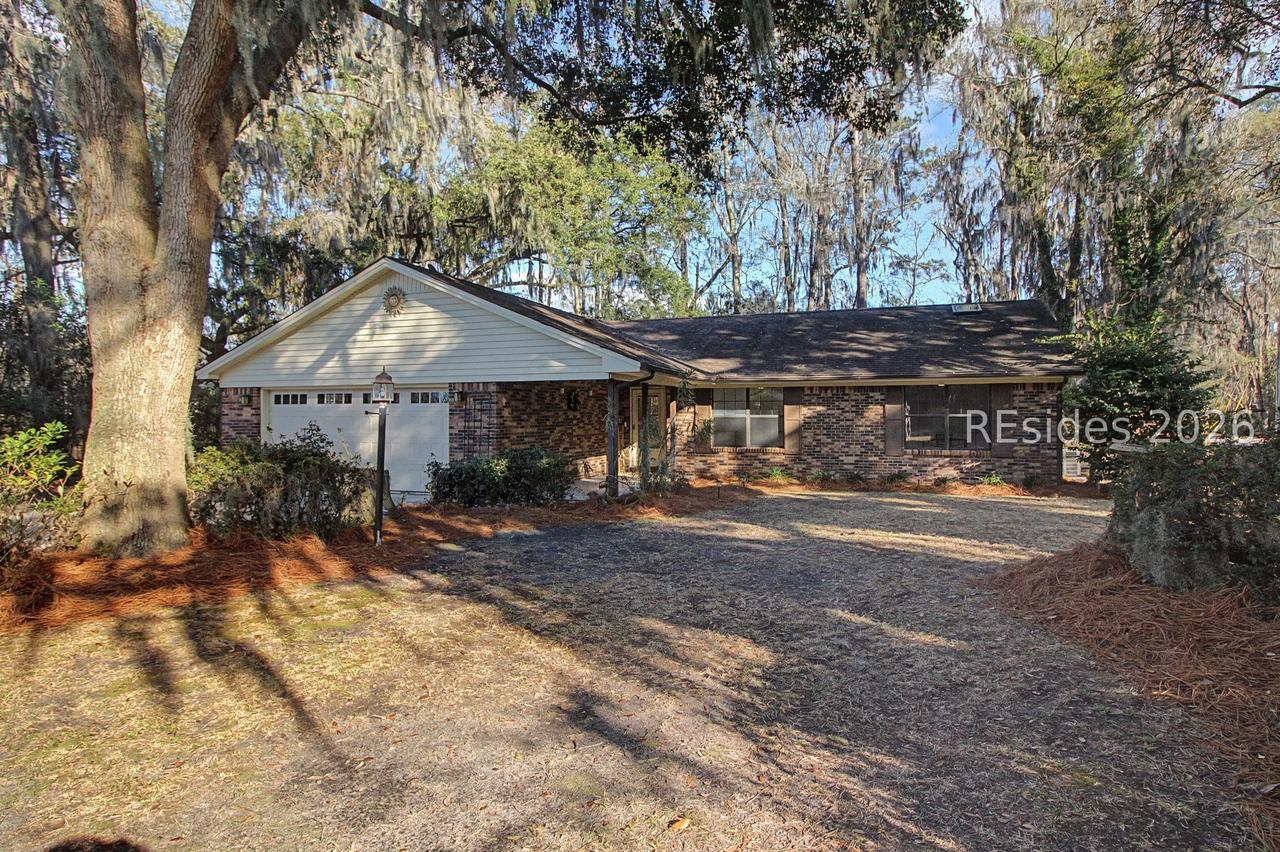 2001 Ashwood Cir., Beaufort, SC 29906