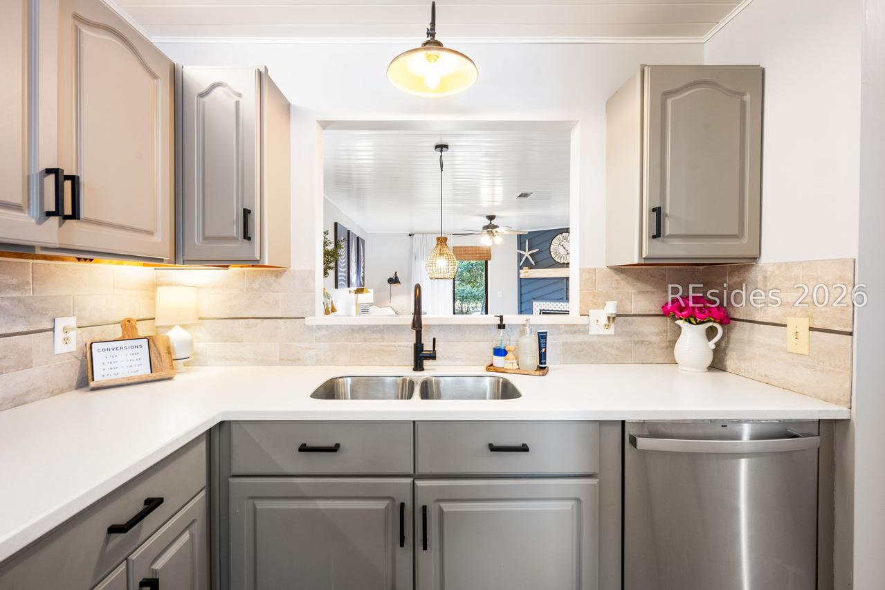 96 Mathews Dr. #164, Hilton Head Island, SC 29926