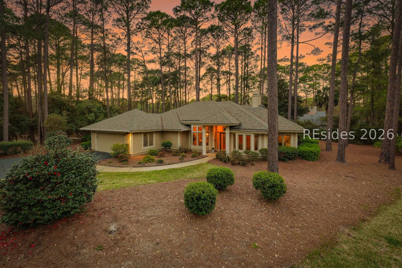 2 Hummingbird Ct., Hilton Head Island, SC 29926