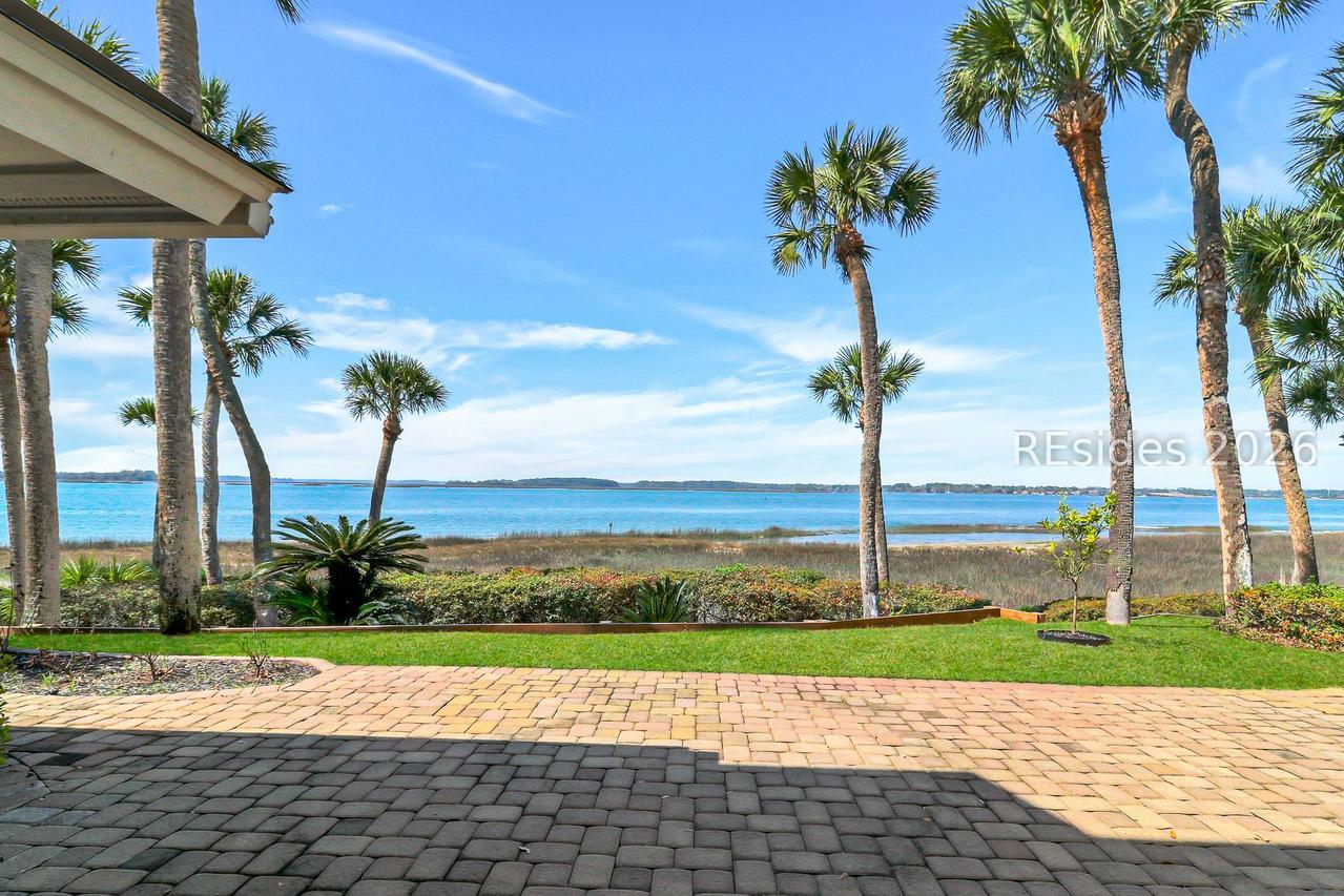 122 Crosstree Dr., Hilton Head Island, SC 29926