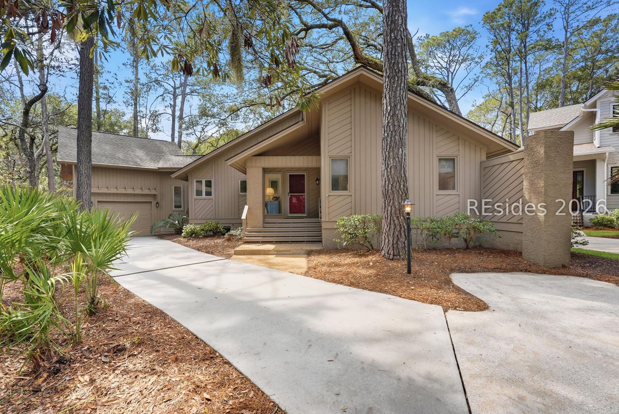 11 Hollyberry Ln., Hilton Head Island, SC 29928