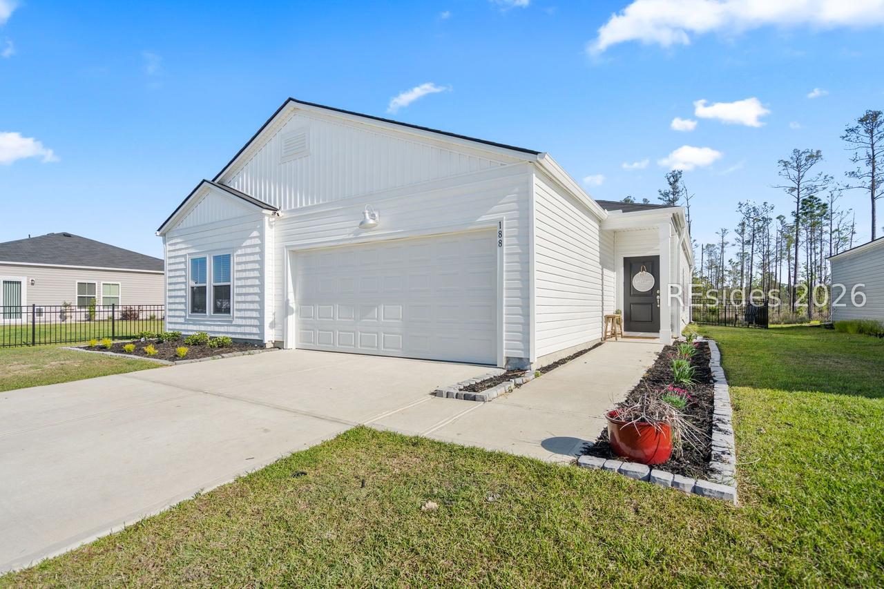 188 Red Dogwood Ln., Hardeeville, SC 29927