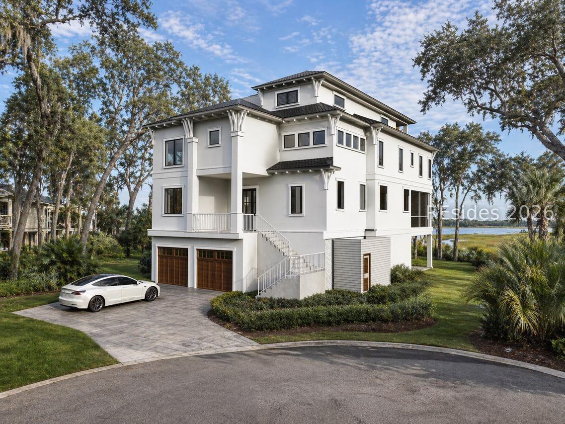 18 Indian Hill Ln., Hilton Head Island, SC 29926