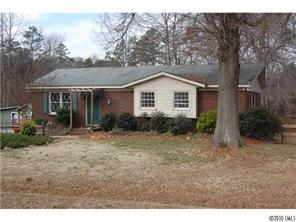 405 Pinewood Ave., Kannapolis, NC 28081
