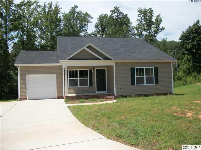 1334 Laurel Woods Dr., Gastonia, NC 28052
