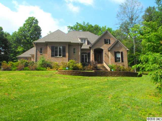 818 S Main St., Mount Holly, NC 28120