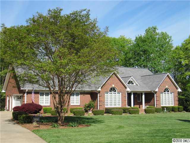 214 Hickory Lane Dr., Mount Holly, NC 28120