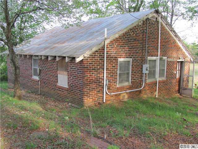 112 Hidden Valley Dr., Statesville, NC 28677