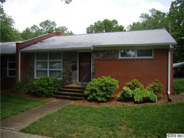 4611 Woodlark Ln., Charlotte, NC 28211