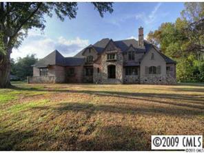 1338 Meadowood Ln., Charlotte, NC 28211
