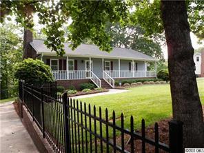 17023 Knoxwood Dr., Huntersville, NC 28078