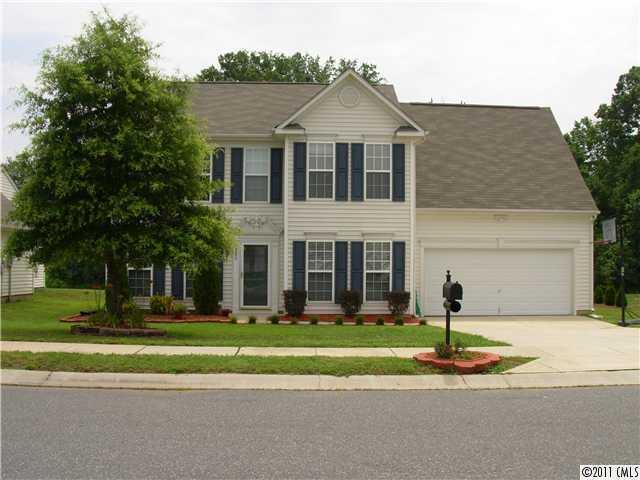 201 Dutchmans Meadow Dr., Mount Holly, NC 28120