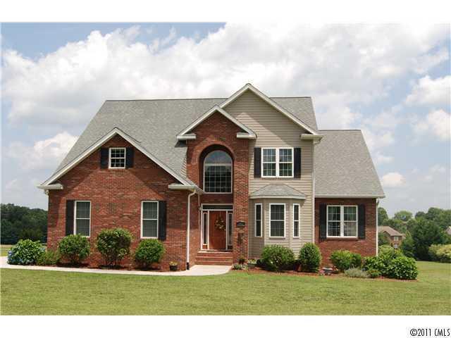 132 Baymount Dr., Statesville, NC 28625