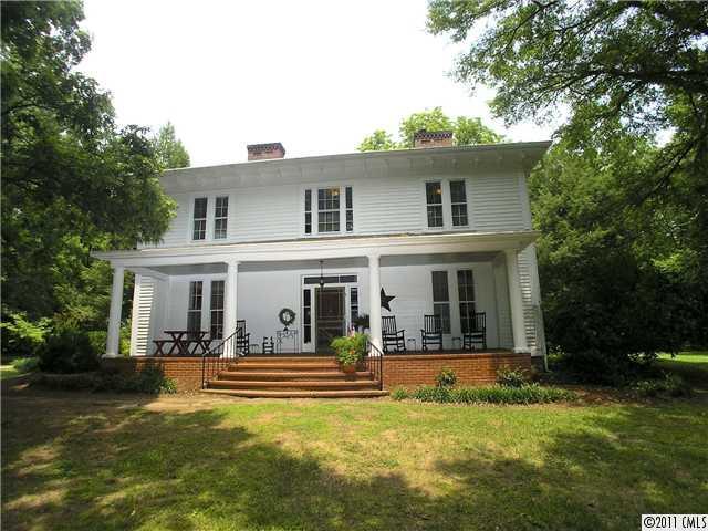 740 Woodlawn Rd., Mount Holly, NC 28120