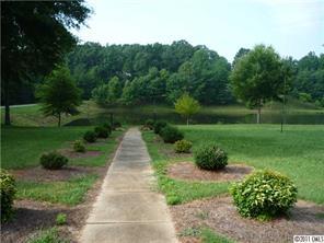 177 Amos Lake Dr., Statesville, NC 28625