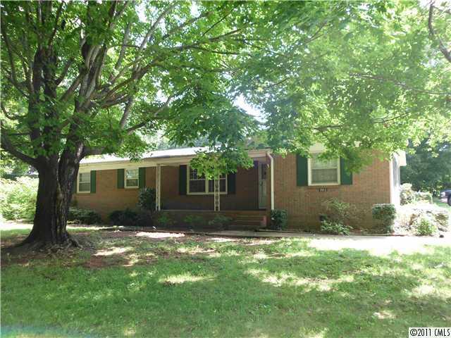 1012 Lakewood Dr., Statesville, NC 28677