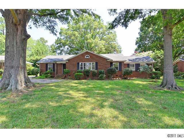 2821 Sharon Rd., Charlotte, NC 28211