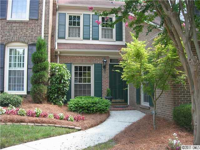 4236 Woodglen Ln. #L19, Charlotte, NC 28226